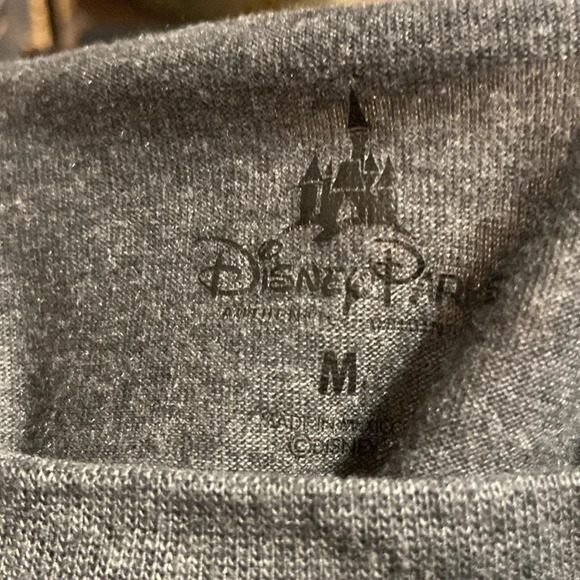 Gray EPCOT T-shirt size medium
BIN 29 - Picture 5 of 5